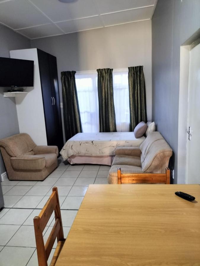 Port Elizabeth Apartment Экстерьер фото